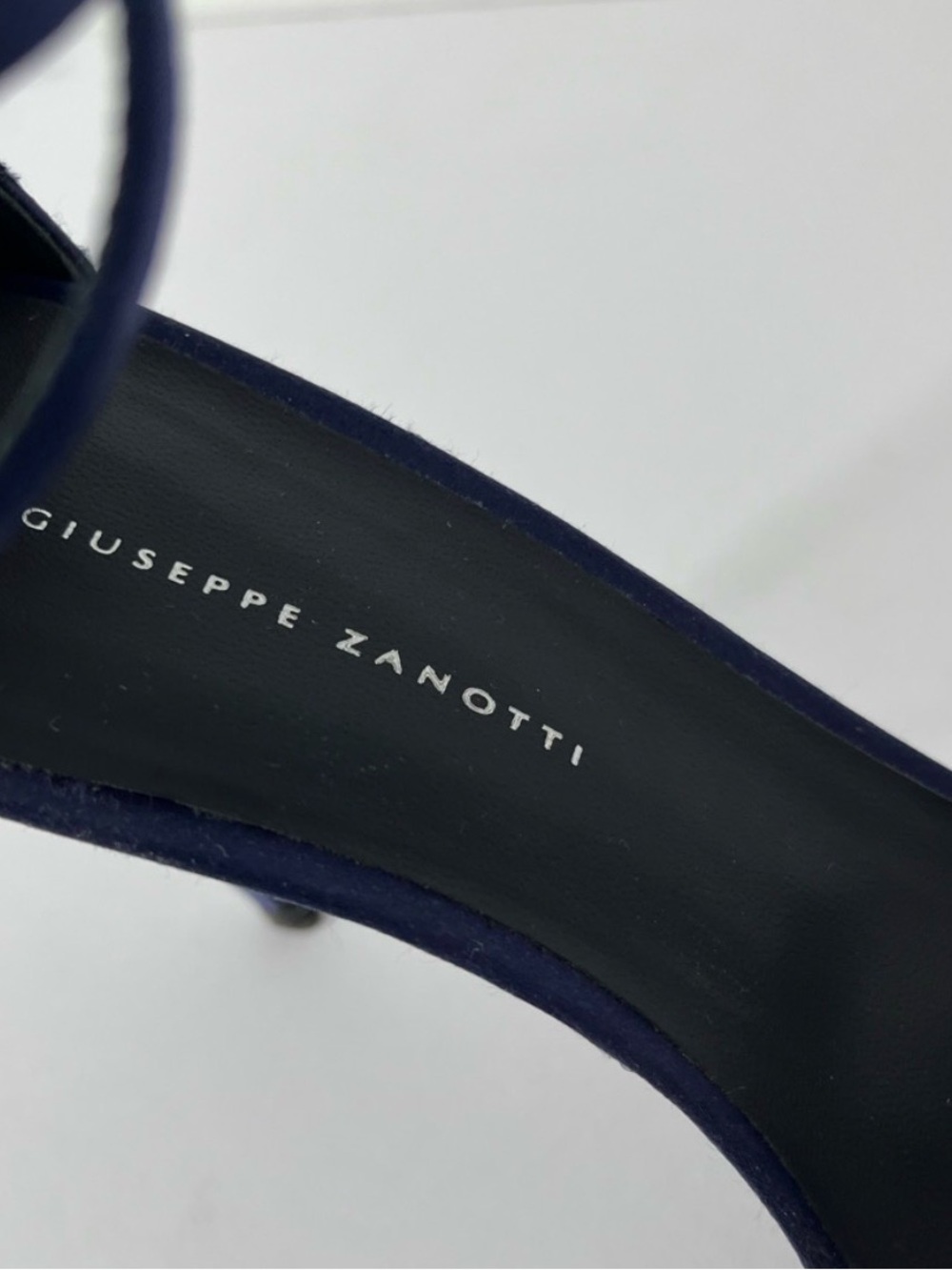 Giuseppe Zanotti Elegant Navy Bow Ankle-Strap Stiletto Sandals Sz 37.5 - Picture 3 of 5